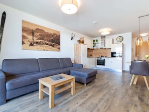 Luxury Apartment, 2 Bedrooms | Living room - Spacious Apartment in Piesendorf With Sauna (Piesendorf)