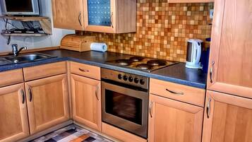 Rumah Klasik, 3 kamar tidur | Dapur pribadi | Lemari es, oven, dan mesin pembuat kopi/teh