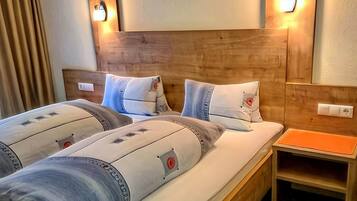 Rumah Klasik, 3 kamar tidur | 5 kamar tidur dan seprai linen