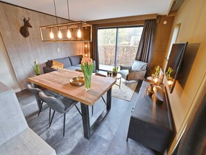 Deluxe Apartment, 1 Bedroom | Living room - Modern Suite With Combi-microwave, Close to Durbuy (Durbuy)
