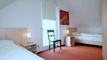 Deluxe House, 3 Bedrooms | 16 bedrooms, individually furnished