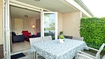 Luxury House, 3 Bedrooms | Balcony