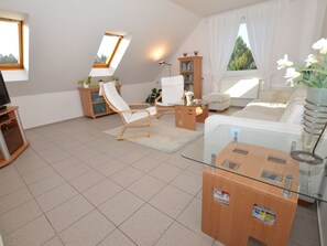Living room - Comfortable Apartment in Nemojov Near Forest (Nemojov)