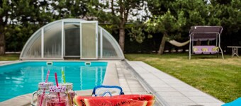 อพาร์ตเมนต์ที่สะดวกสบายในเนโมยอฟ ใกล้ป่า