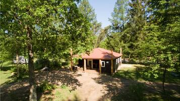 Classic Bungalow, 3 Bedrooms | Bahagian luar