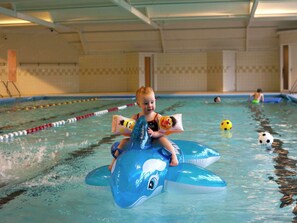 Klassieke bungalow, 3 slaapkamers | Zwembad | Een buitenzwembad