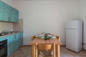 Comfort Apartment, 1 Bedroom | Private kitchen | Fridge, microwave, dishwasher, electric kettle