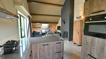 Classic Apartment, 4 Bedrooms | Private kitchen | Fridge, microwave, dishwasher, coffee/tea maker