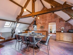 Klassiek appartement, 3 slaapkamers | Dineren