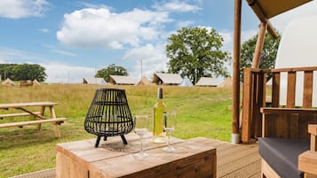 Klassieke tent, 2 slaapkamers | Uitzicht vanuit accommodatie