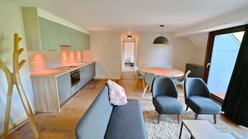Classic Apartment, 3 Bedrooms | Private kitchen | Microwave, dishwasher, coffee/tea maker