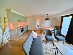 Classic Apartment, 3 Bedrooms | Private kitchen | Microwave, dishwasher, coffee/tea maker - Comfortable, Renovated House With a Microwave, Near Vielsalm (Vielsalm)
