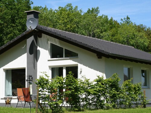 Detached Bungalow With Dishwasher, in a Green Area