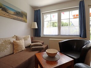 Classic Apartment, 2 Bedrooms | Living room | DVD player - Apartment, Trassenheide (Trassenheide)