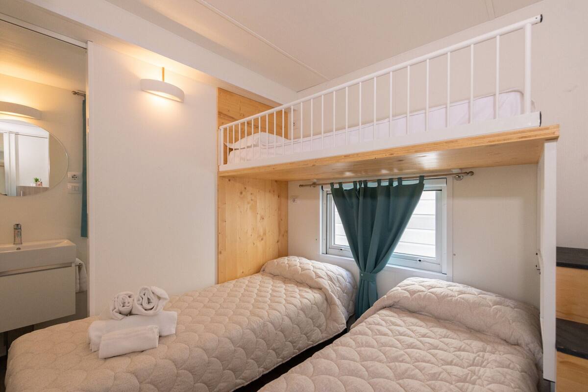 Classic Cottage, 2 Bedrooms | 4 bedrooms, individually furnished