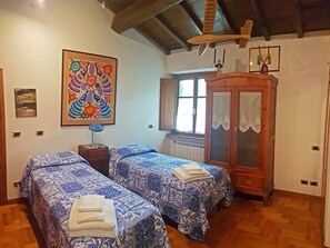 Comfort Villa, Multiple Bedrooms | 14 bedrooms, individually furnished, iron/ironing board, bed sheets