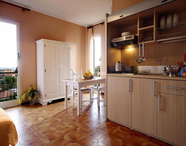 Fridge, microwave, highchair