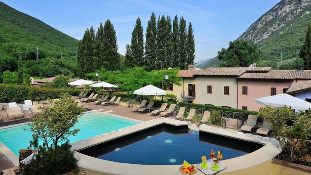 Unclassified image, 1 of 47, button - Elegant Apartment in Resort With Swimming Pool Featuring Nature and Tranquillity (Foligno)