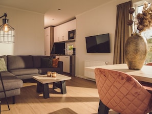 Deluxe-Ferienhaus, 2 Schlafzimmer | Wohnzimmer