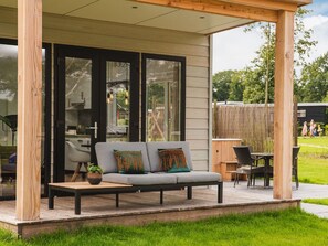 Comfort Cottage, 2 Bedrooms | Balcony - Cozy Chalet With Garden, at the Edge of the Forest (Rijssen)
