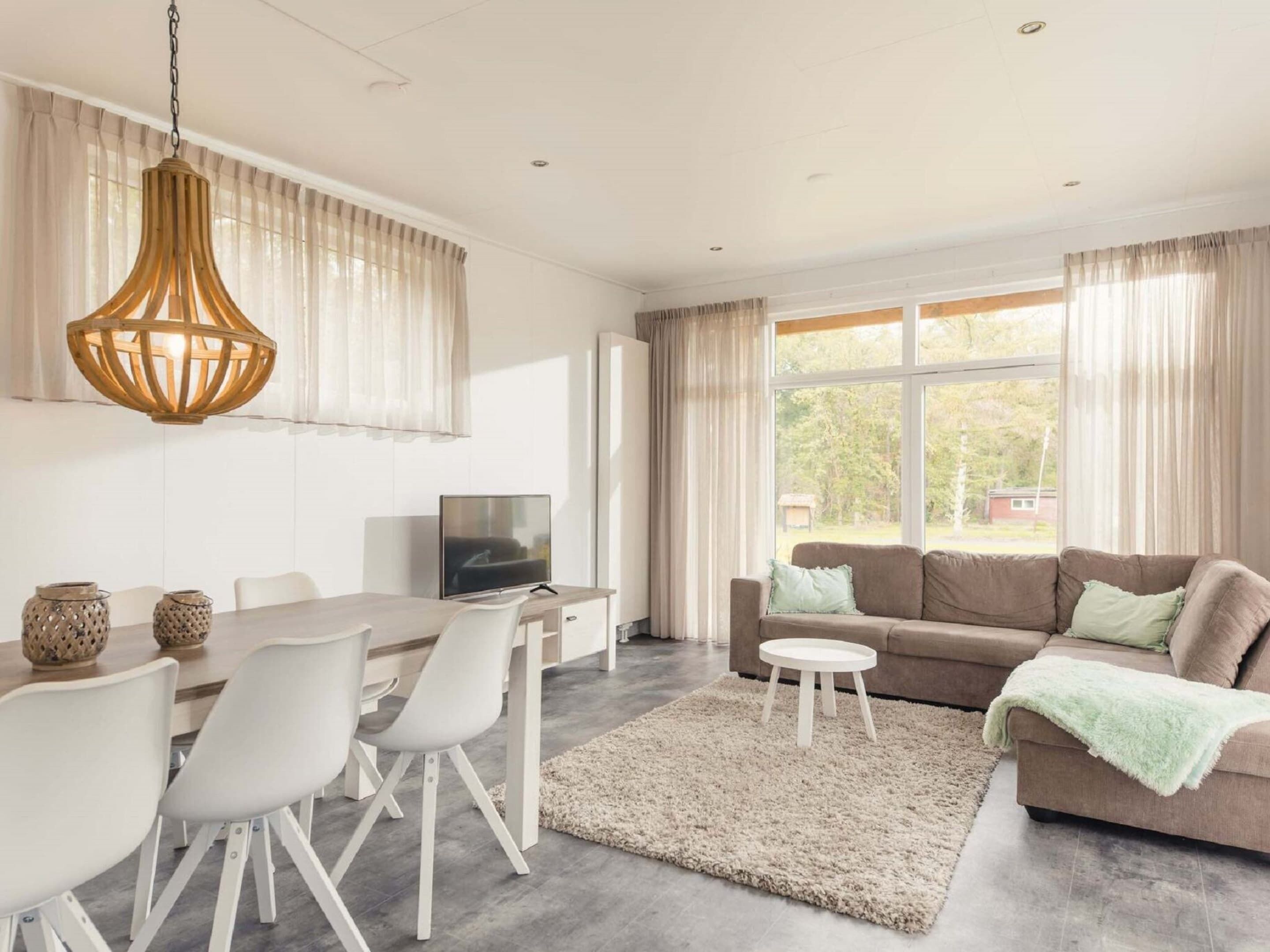 Classic Bungalow, 3 Bedrooms | Living room