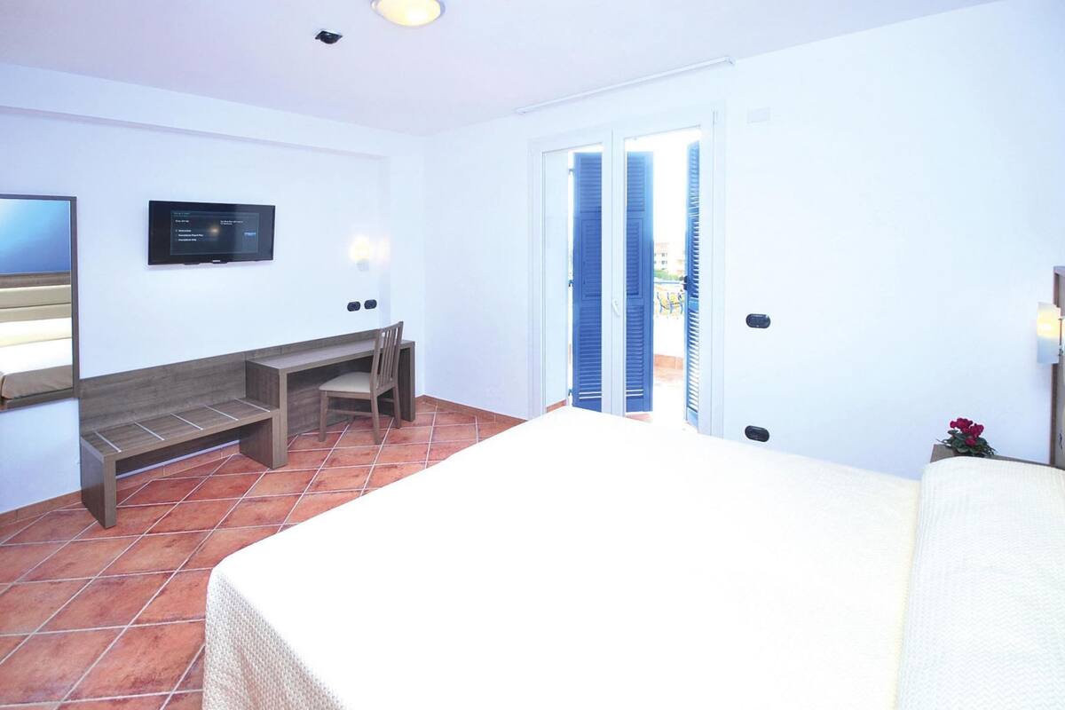 6 chambres, ameublement personnalisé