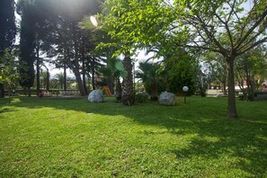 Classic Apartment, 2 Bedrooms | Garden
