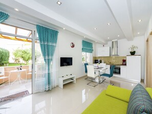 Living room - Attractive Apartment in Zadar With Garden (Zadar)
