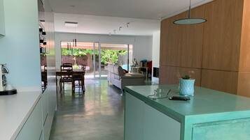 Eenvoudige tweepersoonskamer | Woonruimte