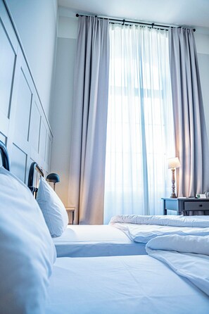 Economy Twin Room, 2 Twin Beds | Desk, laptop workspace, soundproofing, free WiFi - ARCHE KLASZTOR WROCŁAW (Wroclaw)