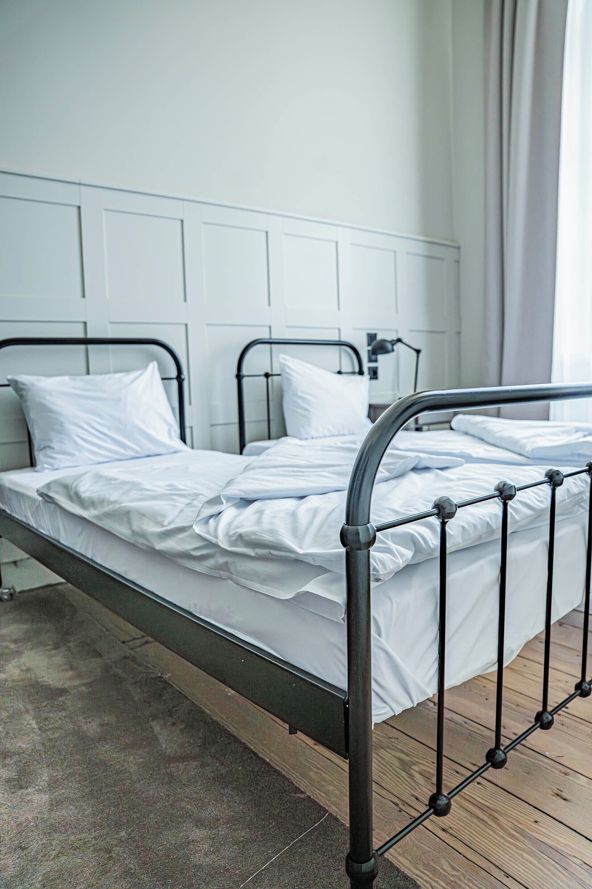 Økonomi-tomannsrom, 2 enkeltsenger | Skrivebord, skrivebord for bærbar PC, lydisolert og wi-fi (inkludert)