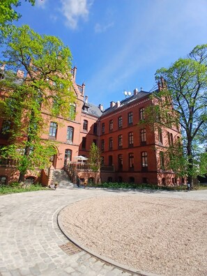 Fachada de la propiedad