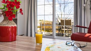 Classic Chalet, 2 Bedrooms | Living room