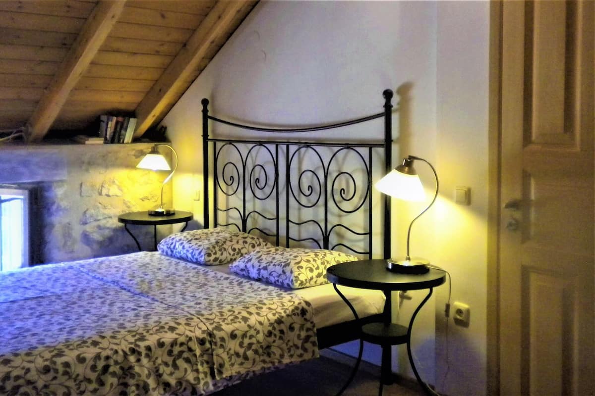 Comfort House, 2 Bedrooms | 3 bedrooms, individually furnished, bed sheets