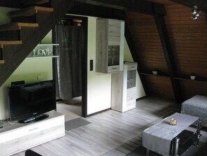 Living room - Wooden Bungalow With a Terrace, in a Wooded Area (Ronshausen)