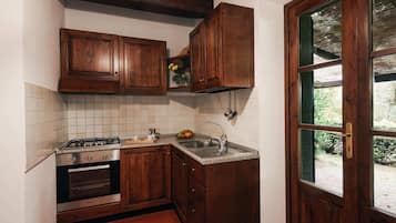 Comfort-Haus, 2 Schlafzimmer | Eigene Küche | Kühlschrank, Ofen, Wasserkocher mit Kaffee-/Teezubehör, Hochstuhl
