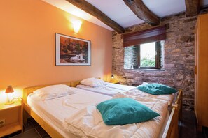 Căn hộ tiện nghi đơn giản, 3 phòng ngủ | 10 phòng ngủ, trang bị nội thất với thiết kế riêng biệt 