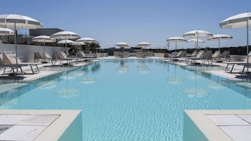 Classic Apartment, 3 Bedrooms | Pool | Outdoor pool