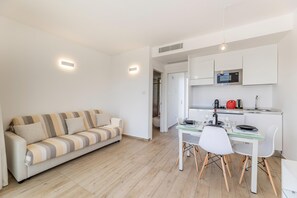 Leilighet – deluxe, 2 soverom | Oppholdsrom