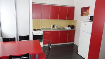 Classic Apartment, 2 Bedrooms | Dining