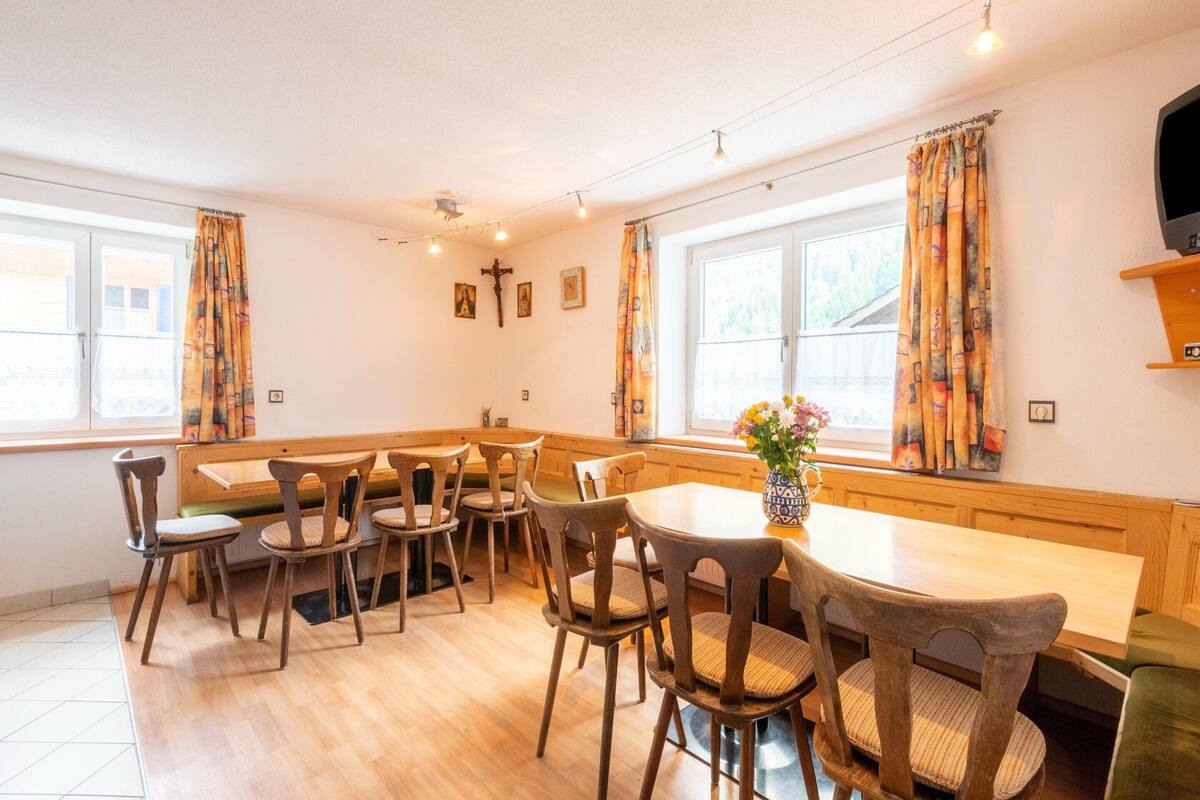 Klassiek huis, meerdere slaapkamers | Woonkamer