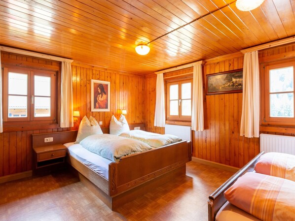 11 bedrooms, individually furnished, bed sheets