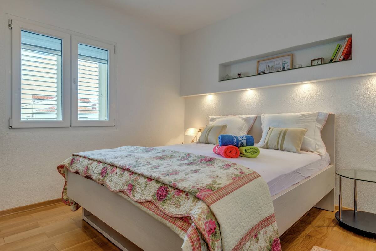 Apartamento clássico, 2 quartos | 6 quartos, roupa de cama
