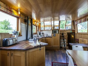 Classic Mobile Home, 4 Bedrooms | Private kitchen | Microwave, oven, highchair