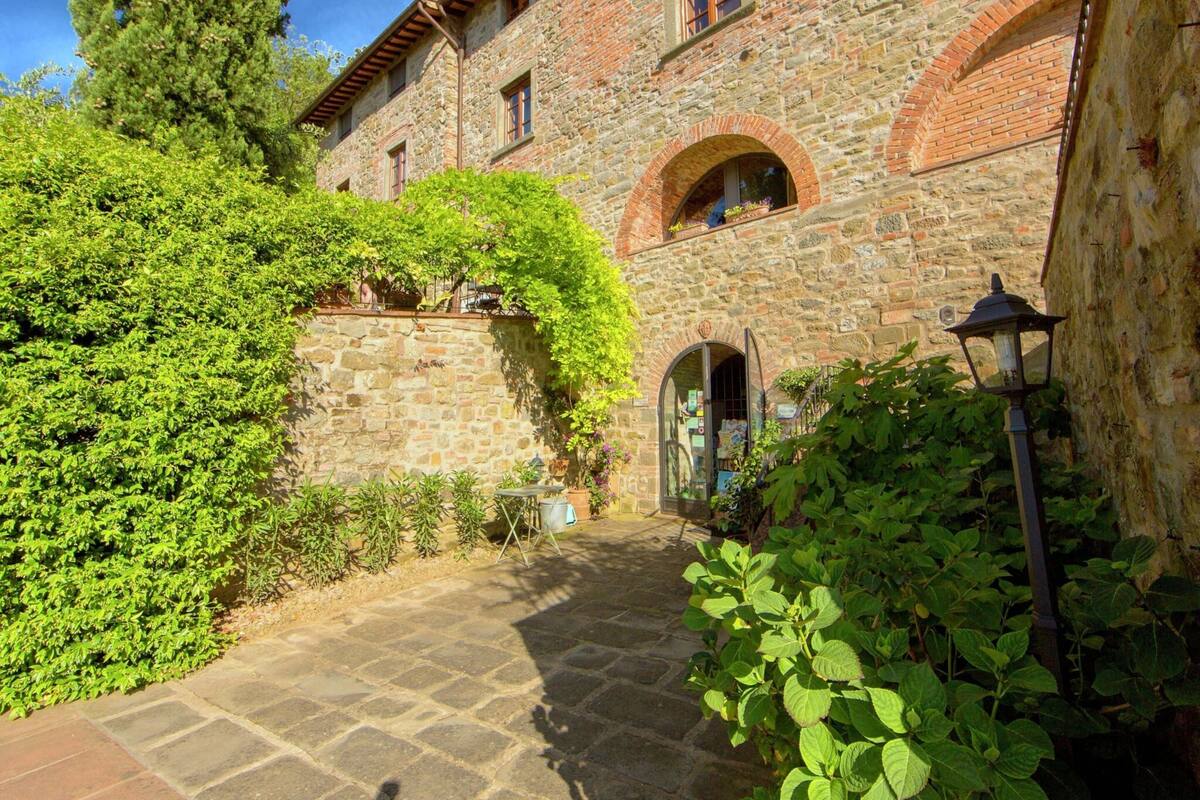 Classic House, 2 Bedrooms | Reception