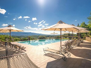 Classic House, 2 Bedrooms | Balcony - Attractive Apartment in Typical Tuscan Style (Figline e Incisa Valdarno)