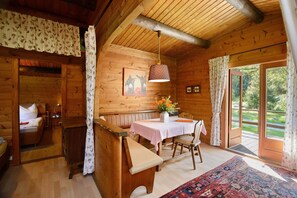 Dining - Cozy Holiday Home on a Horse Farm in the Luneburg Heath (Eschede)