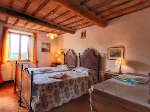 8 Schlafzimmer, individuell eingerichtet, Bettwäsche