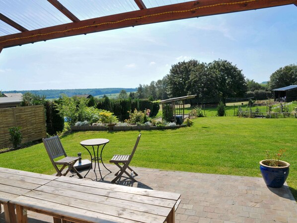 Classic House, 5 Bedrooms | Balcony - Modern Holiday Home in Somme-leuze With Sauna (Somme-Leuze)