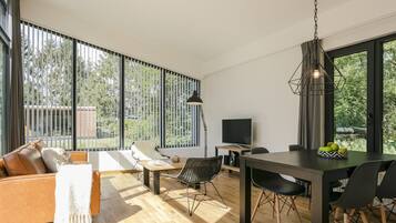 Classic Chalet, 2 Bedrooms | Living room